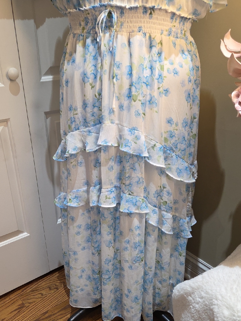 Nwot 2X Tamara H White Maxi Dress with BLUE and Green Floral Print Box 1 - Picture 4 of 17